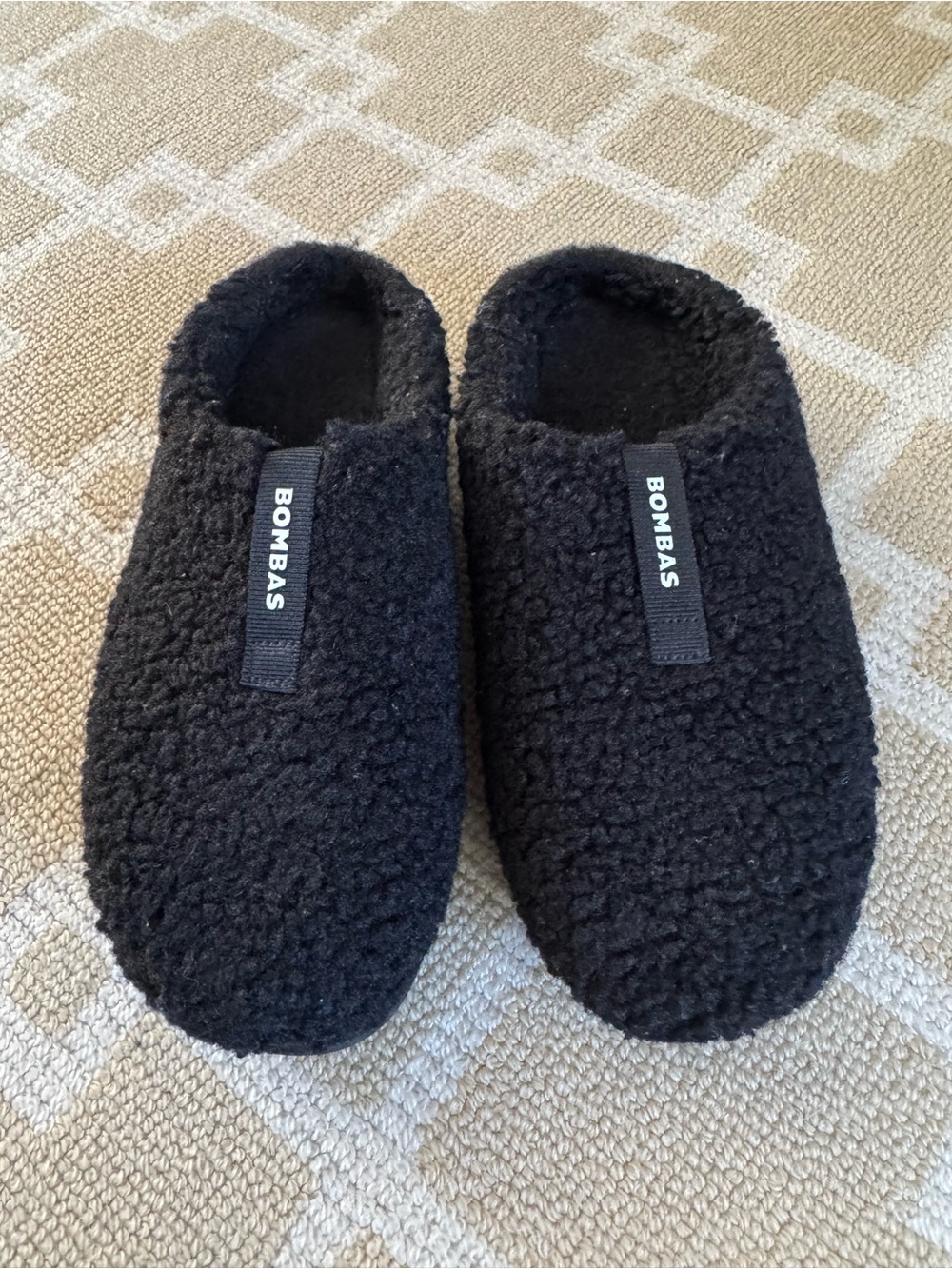 Bombas Sherpa Slippers Black Cozy Indoor Slip-On Shoes Women’s 5 - Picture 9 of 9